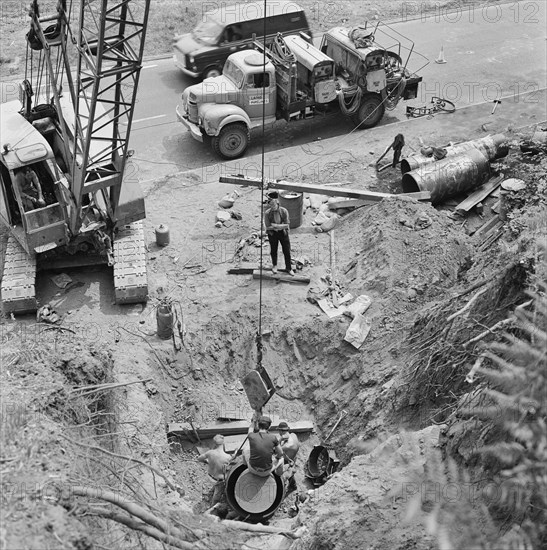 Work being carried out to install the Barlaston pipeline, Staffordshire, 10/06/1970. Creator: John Laing plc.