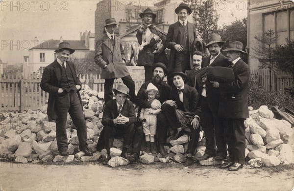 Artists in front of La Ruche, Montparnasse, 1914. Creator: Anonymous.