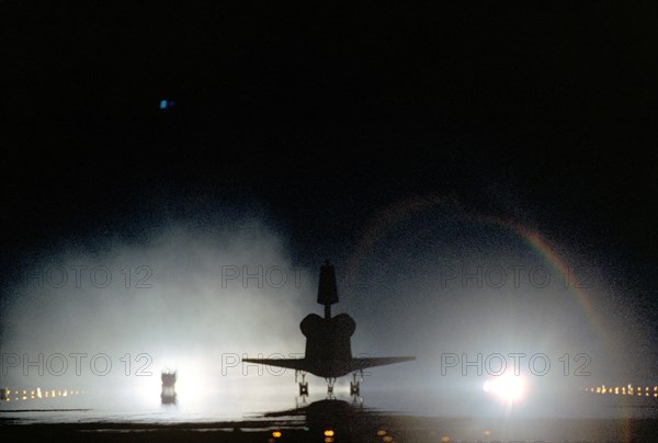 STS-93 landing, Kennedy Space Center, Florida, USA, July 27, 1999. Creator: NASA.