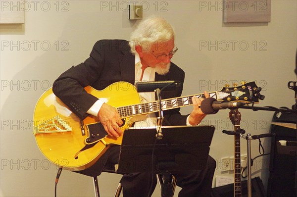 Dave Moorwood, The Pete Allen Band, Deanwood Park Golf Club, Newbury, Berks, 10th Oct. 2021. Creator: Brian O'Connor.