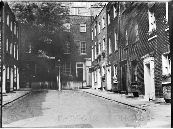 Park Row, Knightsbridge, City of Westminster, Greater London Authority, 1930s. Creator: Charles William  Prickett.