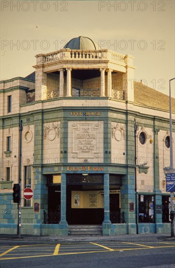 Flea and Firkin Public House, Grosvenor Street, Manchester, 1990-1994. Creator: Norman Walley.