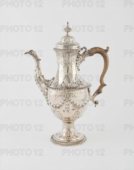 Coffee Pot, London, 1771/72. Creator: Francis Crump.