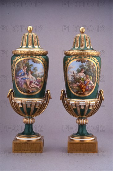 Pair of Vases (Vases à Pied de Globe), Sèvres, 1769.