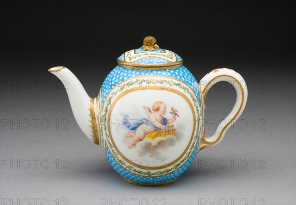 Teapot (from a tea service), Sèvres, 1770.