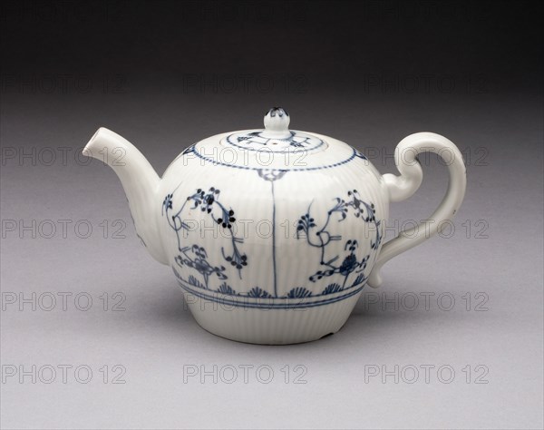 Teapot, Weesp, 1761/64.