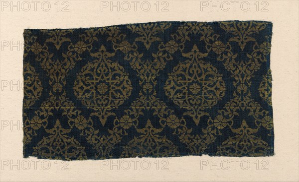 Fragment, Egypt, Mamluk period (1250-1517), 14th/15th century.