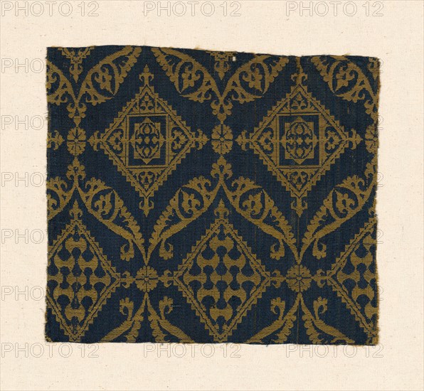 Fragment, Egypt, Mamluk period (1250-1517), 14th/ 15th  century.