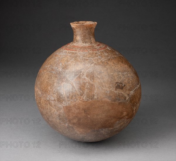 Bottle with Incised Feline Tooth Motif Around Neck, 650/150 B.C.