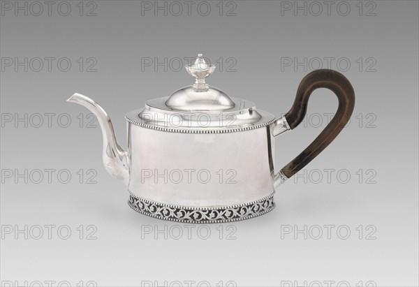 Teapot, 1784/1800. Floral design with wooden handle.