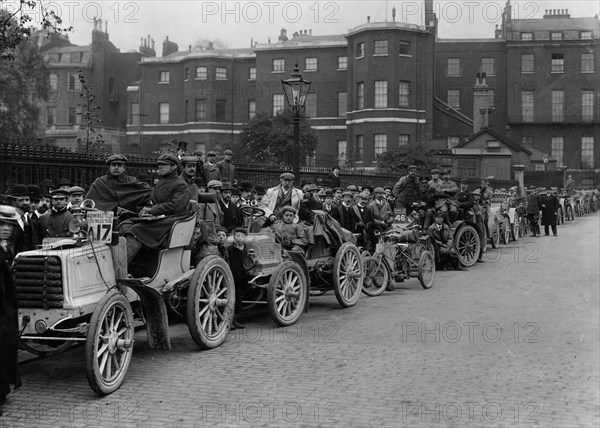 Finish of the Thousand Mile trial in Whitehall, London, 1900. Creator: Unknown.