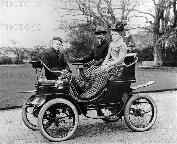 1901 De Dion Bouton voiturette vis a vis. Creator: Unknown.