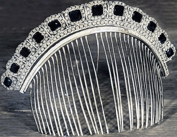 Comb, Italy, c.1880. Creator: Unknown.
