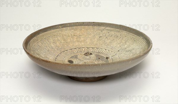 Bowl with Chrysanthemum Flower Heads, Korea, Joeson dynasty (1392-1910), 15th century. Creator: Unknown.