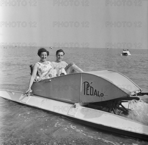 Felixstowe, Felixstowe, Suffolk Coastal, Suffolk, 19/06/1954. Creator: John Laing plc.