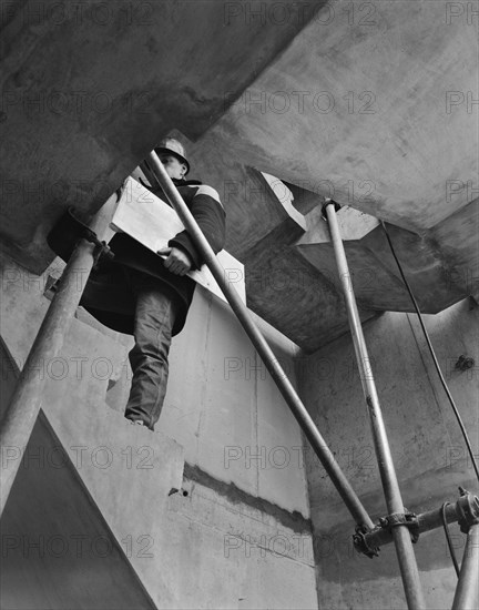 Construction of a multi-storey block of 'Sectra' flats in Manchester, 09/07/1963. Creator: John Laing plc.