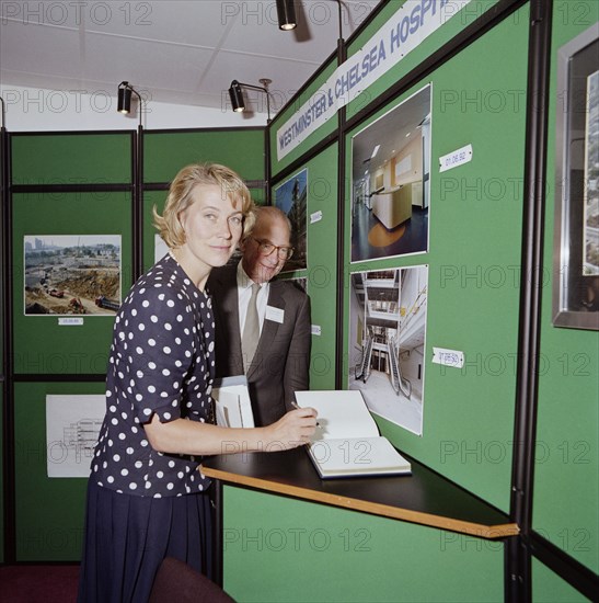 Chelsea and Westminster Hospital, Fulham Road, Kensington and Chelsea, London, 28/08/1992. Creator: John Laing plc.