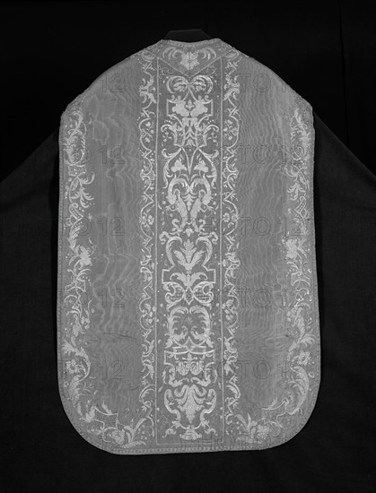 Chasuble, Stole, and Maniple, France, Late 17th/early 18th century.