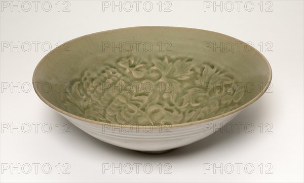 Bowl with Peonies, Song dynasty (960-1279).