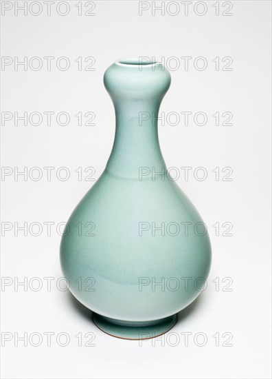 Pear-Shaped Vase, Qing dynasty (1644-1911), 18th/19th century.