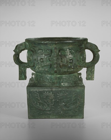 Food container, Western Zhou dynasty ( 1046-771 BC ), 2nd half of 11th century BC.