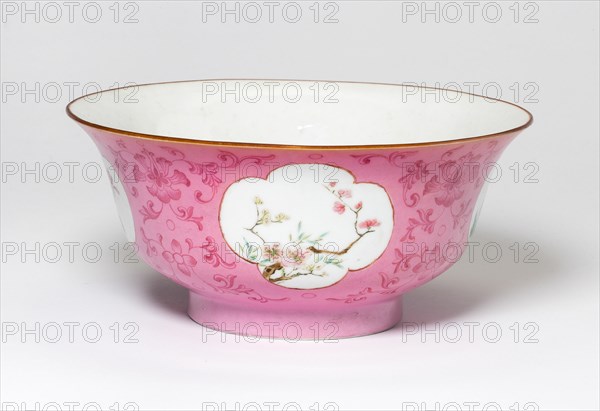 Pink-Ground Famille-Rose Bowl, Qing dynasty (1644-1911).