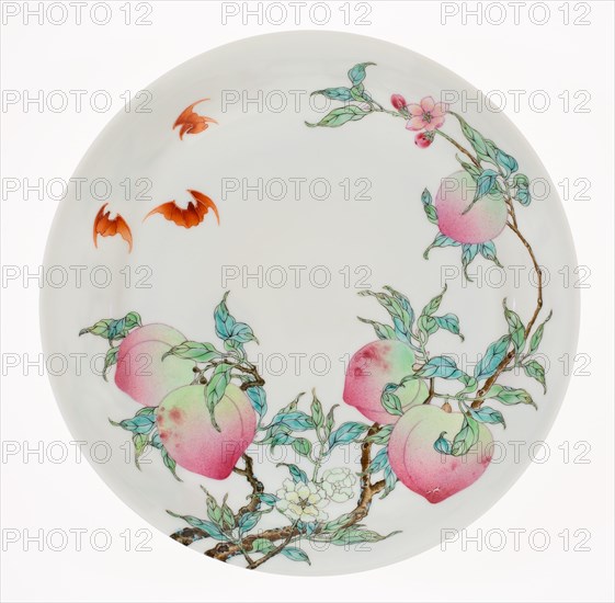 Dish with Peaches and Bats, Qing dynasty (1644-1911), Yongzheng reign mark and period (1723-1735).