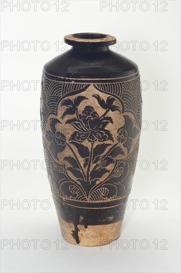 Bottle Vase (Meiping) with Flowers, Xixia Kingdom (1038-1227), 12th/early 13th century.