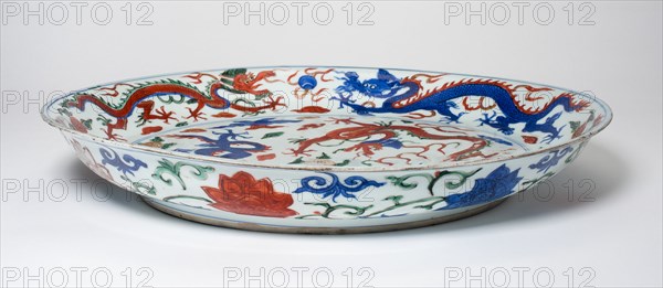 Dish with Dragons amid Clouds and Flaming Pearls; Vines and Lotus Flowers on Underside, Ming dynasty (1368-1644), Wanli reign mark and period (1563-1620).