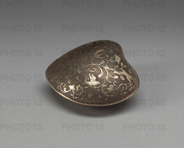 Box in the Form of a Clamshell, Tang dynasty (618-907 A.D.), c. 700/50.