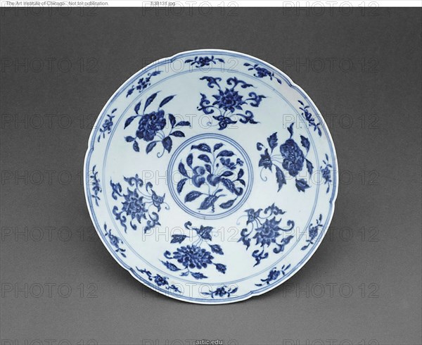 Blue and White 'Floral' Bowl, Ming dynasty (1368-1644), Xuande  reign mark and period (1426-1435).