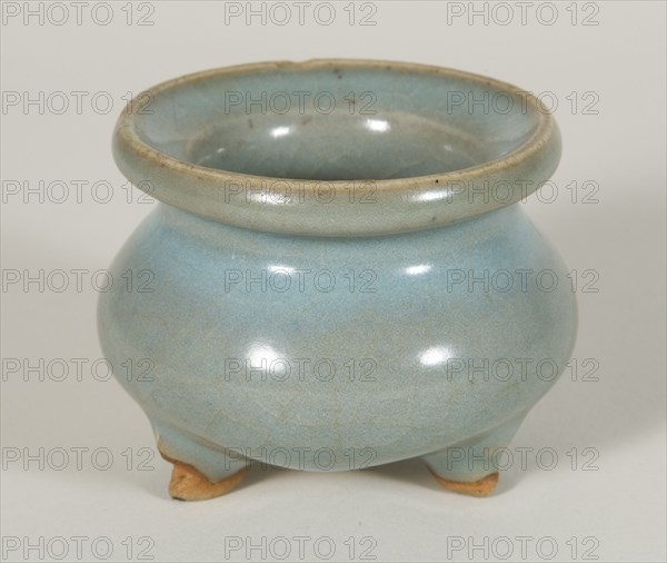 Tripod Incense Burner (Censer), Northern Song (960-1127) or Jin dynasty (1115-1234), c. 12th/13th century.