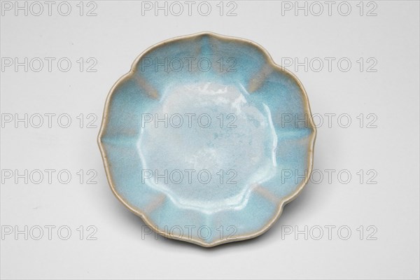 Bracket-Lobed Dish, Southern Song dynasty (1127-1279).