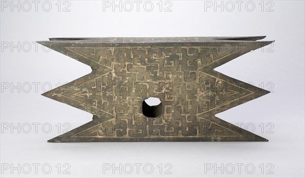 Architectural Fitting (Gong), Western Zhou dynasty, c.1050-770 B.C.