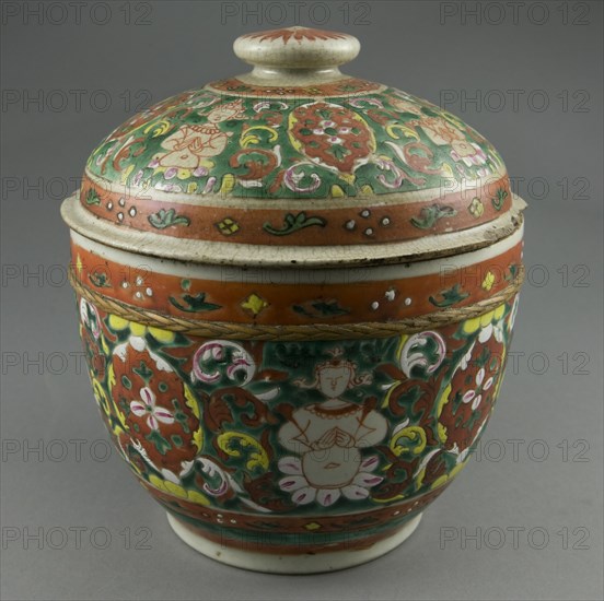 Bencharong (Five-Colored) Ware Covered Jar, Mid-19th century.