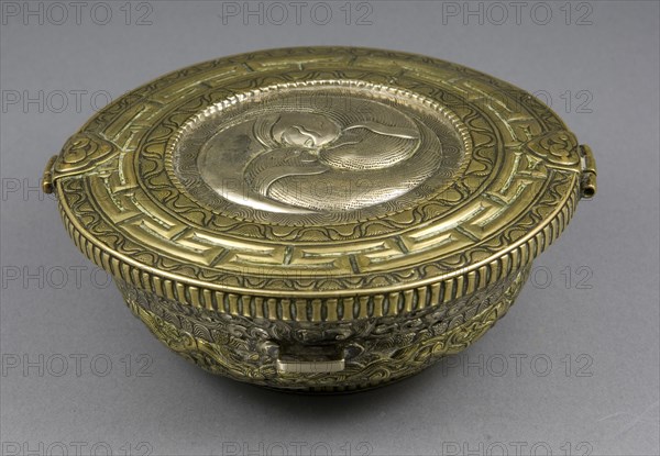 Teacup or Offering Bowl Container with "Wheel of Joy" Motif, 18th/19th century.