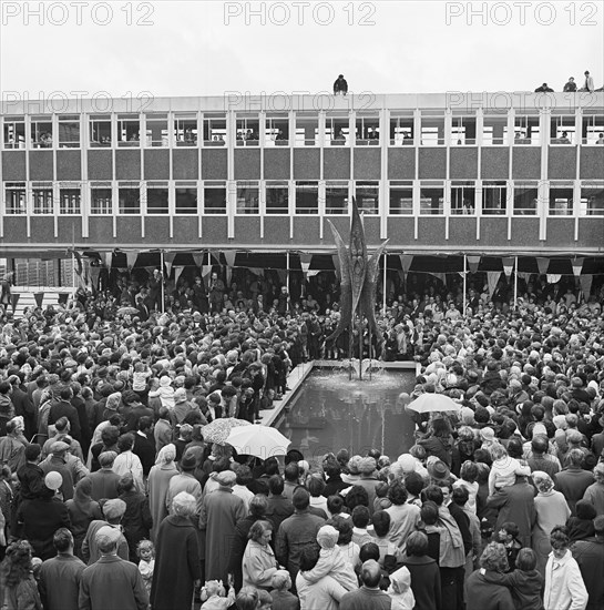 Yate Shopping Centre, Yate, South Gloucestershire, 25/09/1965. Creator: John Laing plc.