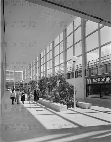 The Shopping Centre, Silbury Boulevard, Milton Keynes, Buckinghamshire, 01/07/1979. Creator: John Laing plc.