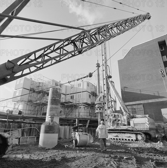 Vintners Place, Upper Thames Street, Queenhithe, London, 17/01/1990. Creator: John Laing plc.