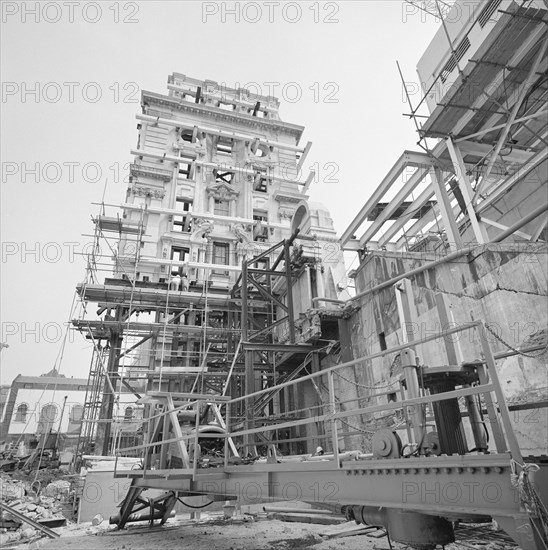 Vintners Place, Upper Thames Street, Queenhithe, London, 31/05/1990. Creator: John Laing plc.