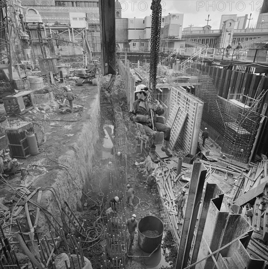 Vintners Place, Upper Thames Street, Queenhithe, London, 05/11/1990. Creator: John Laing plc.