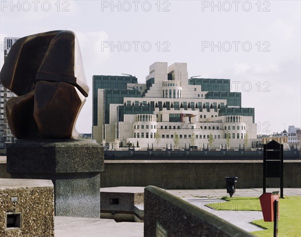 Vauxhall Cross, Albert Embankment, Vauxhall, Lambeth, London, 10/10/1992. Creator: John Laing plc.