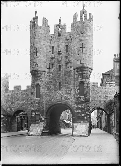 Micklegate Bar, York, 1900-1940. Creator: Edwin Dockree.