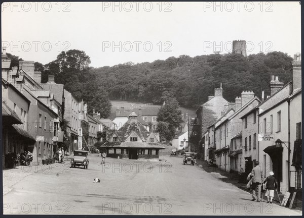 Yarn Market, High Street, Dunster, Somerset, 1925-1935. Creator: J Dixon Scott.