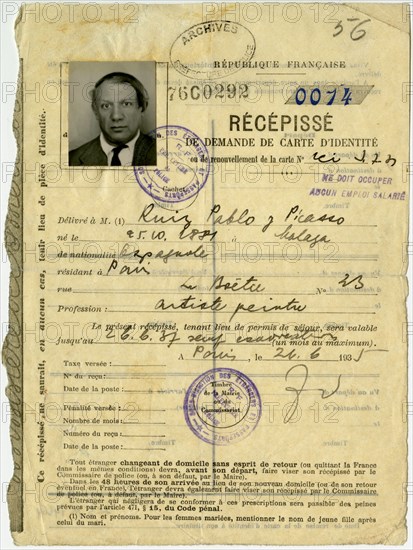 Récépissé de demande de carte d'identité datant de 1935, 1935. Creator: Historic Object.