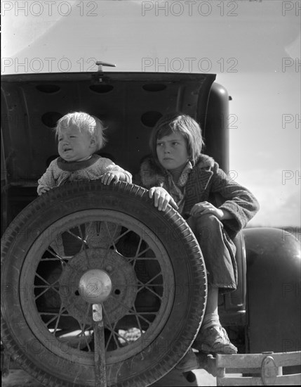 Oklahoma refugees, California, 1936. Creator: Dorothea Lange.