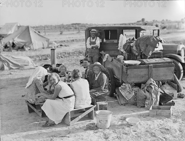 Potato harvesters, Kern County, California, 1935. Creator: Dorothea Lange.