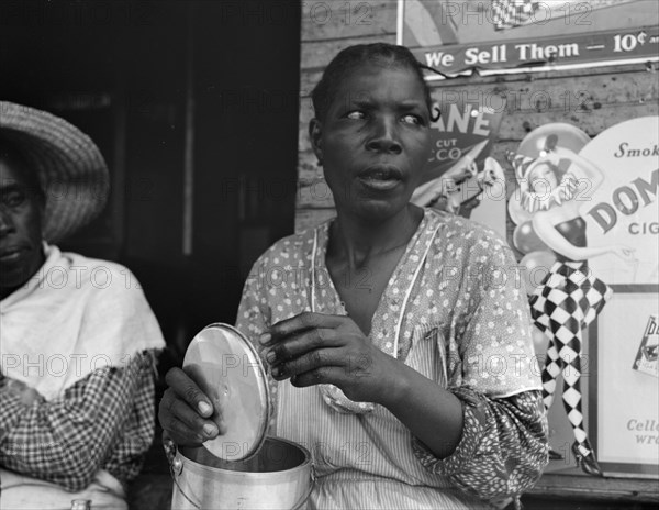 Peach picker, Muscella, Georgia, 1936. Creator: Dorothea Lange.