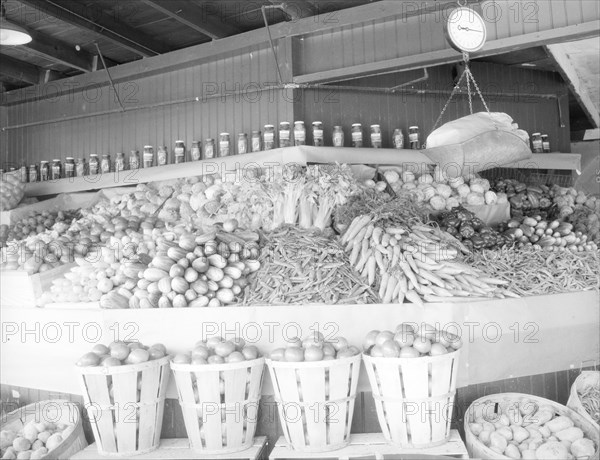 Center Market, Washington, D.C., 1936. Creator: Dorothea Lange.