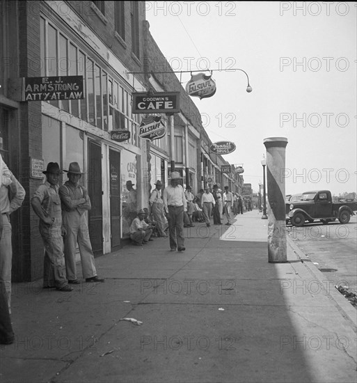 Main street during 1936 drought, Sallisaw, Sequoyah County, Oklahoma, 1936. Creator: Dorothea Lange.